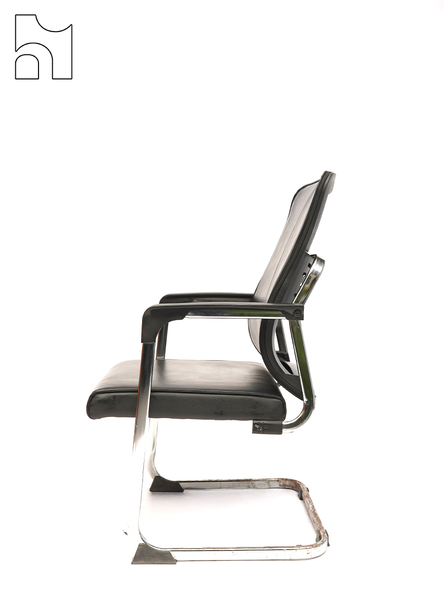 Classic Leather Visitor Chair - Image 3